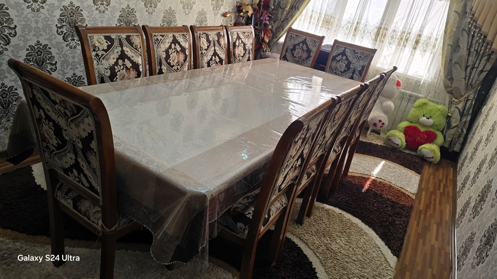 Стол стул сотилади 12 телик персон