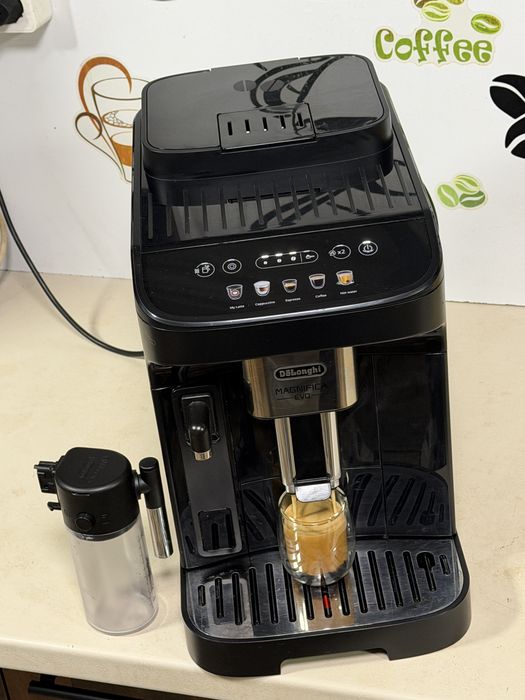 Кафемашина кафе автомат delonghi magnifica evo с гаранция