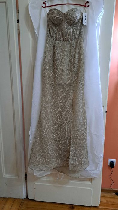 Бална рокля златист цвят