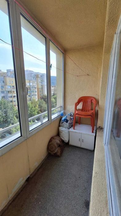 продава гарсониера на ул. „Битоля", кв. „Бели брези", гр. София