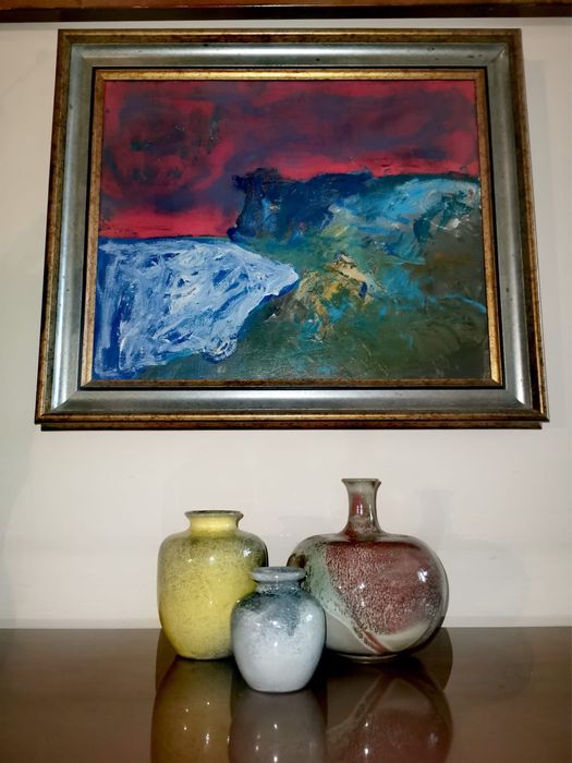 Порцеланова чиния с бронзов обков флорален мотив мраморизирана патина