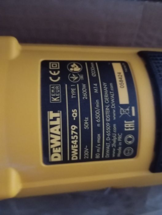 Продам болгарку DeWalt