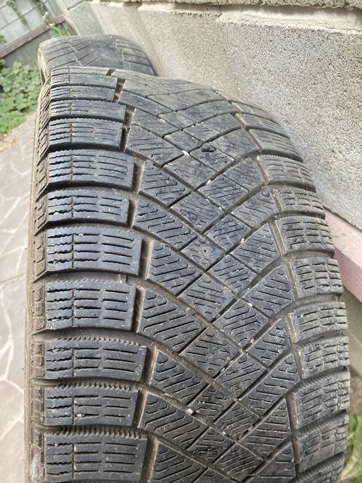 Продам резину б/у Pirelli