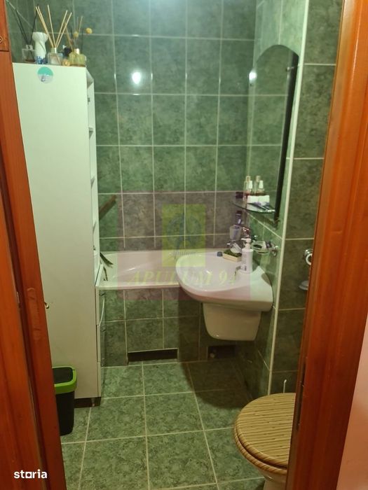 Apartament cu 3 camere de vanzare in Campina - Zona Cuza