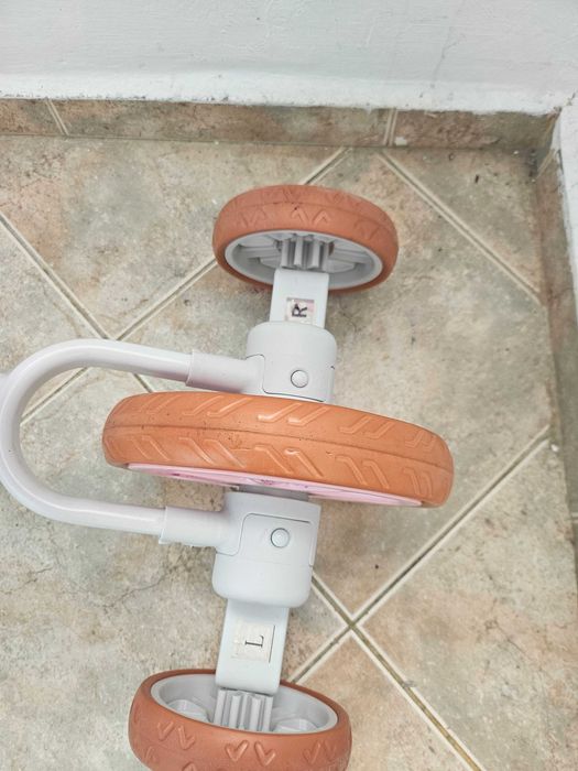 Продавам детско колело