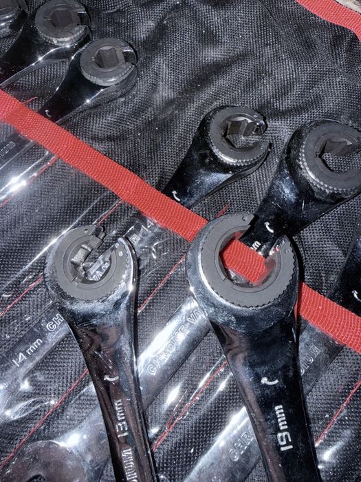 Тресчотъчни гаечни ключове за тръби и маркучи