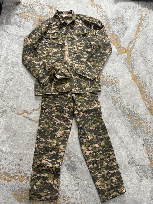 Продаётся военный костюм, женский