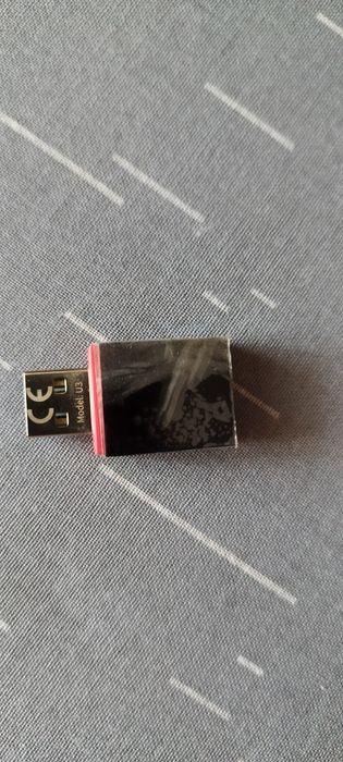 Tenda Wireless cu folie pe el