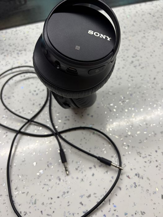 Слушалки Sony.