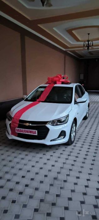 АвтоБантики на машину вашу красивые и разные.