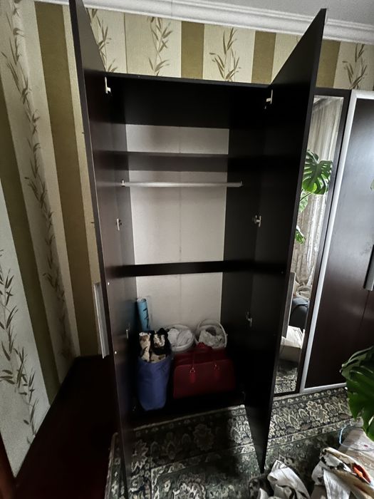 Продам спальный гарнитур