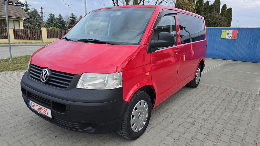 Vind trasporter t5 8 +1  motor 19 diesel  adus recent din Germania