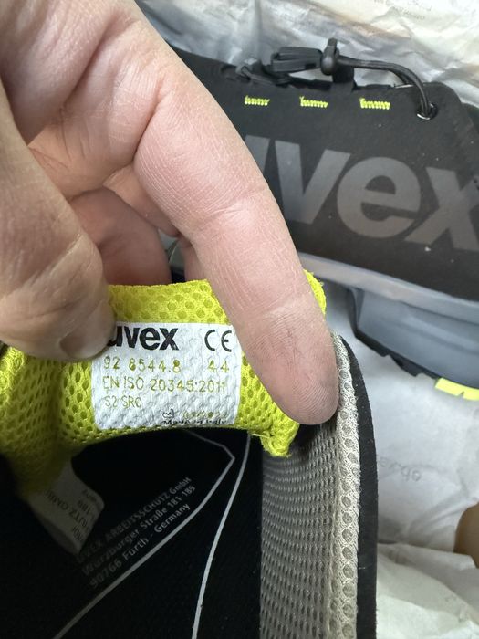 Uvex работни обувки номер 44