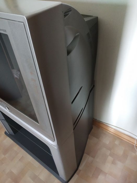 Продам телевизор с тумбой