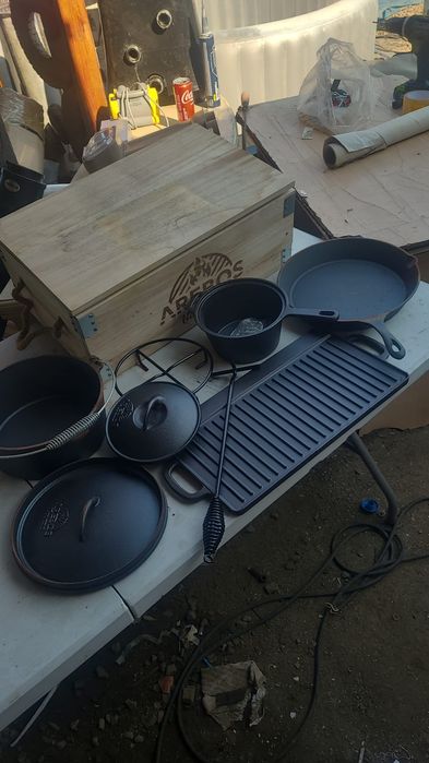 Set de barbeque din fonta preț 350lei