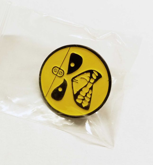 Стари метъл аксесоари. (Медальони, Брошки, Гривни)