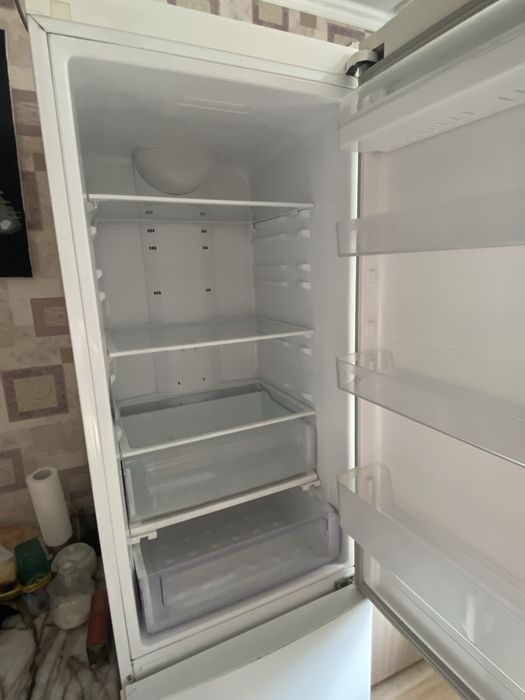 Холодильник Samsung