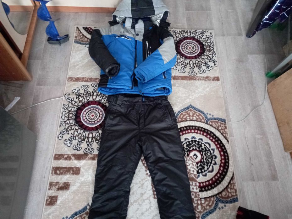 продам детский костюм