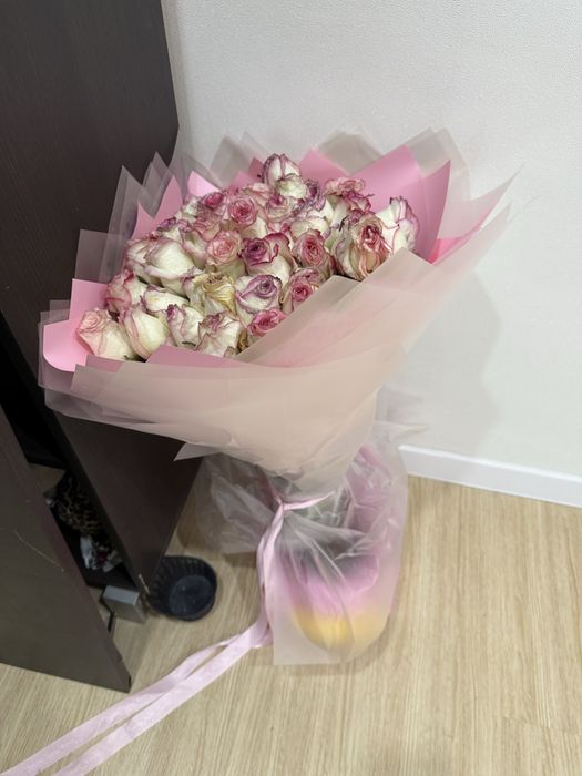 Цветы подаренные 5 марта