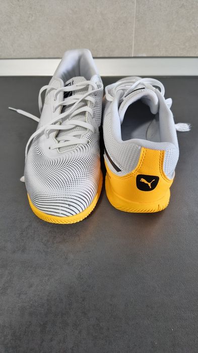 Ghete de fotbal Puma pentru sala marime 42.5