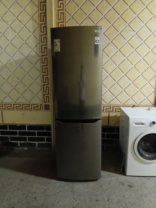 Продаётся Холодильник LG