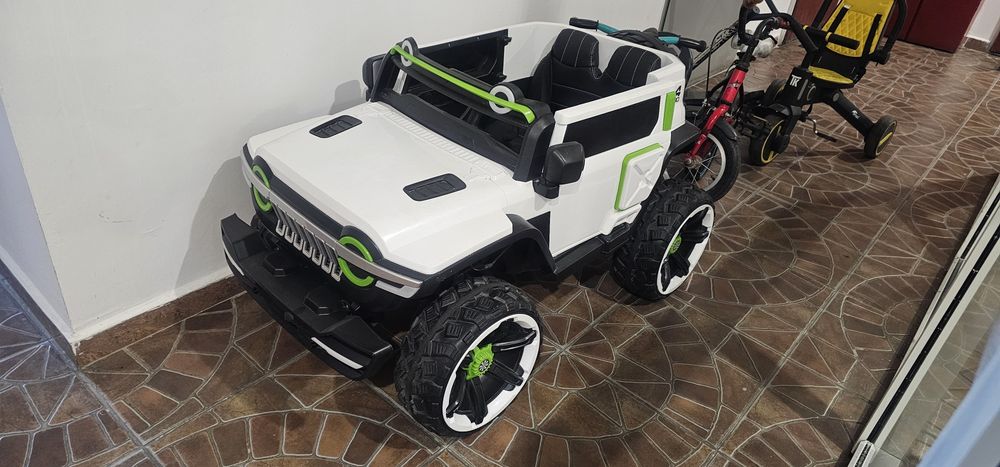 Детский электромобиль джип jeep