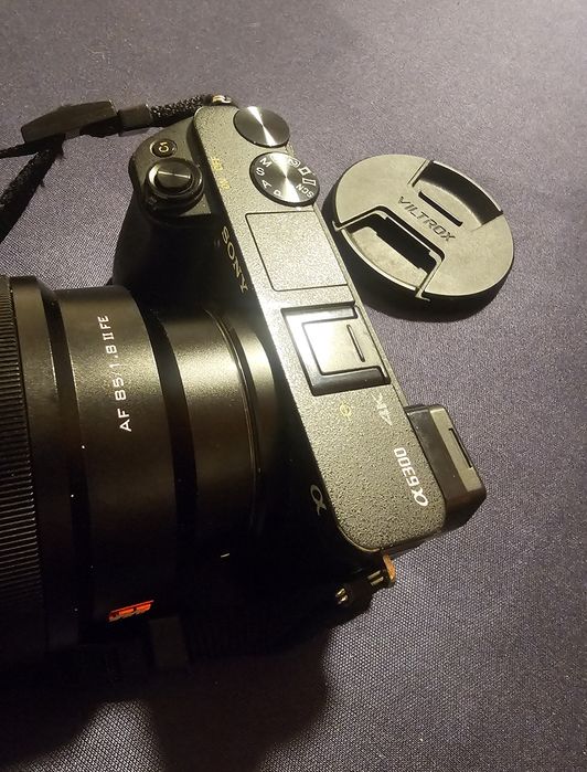 Фотоапарат sony a6300  с кутия