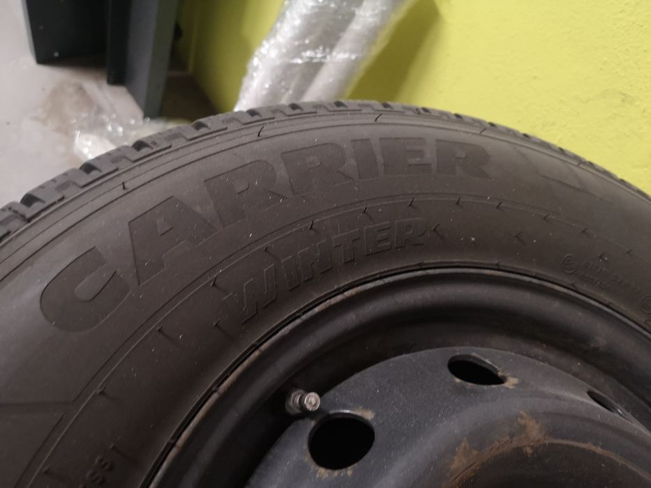 Зимни гуми Pirelli carrier 275 75 16C с джанти 5х130 за Ducato Maxi