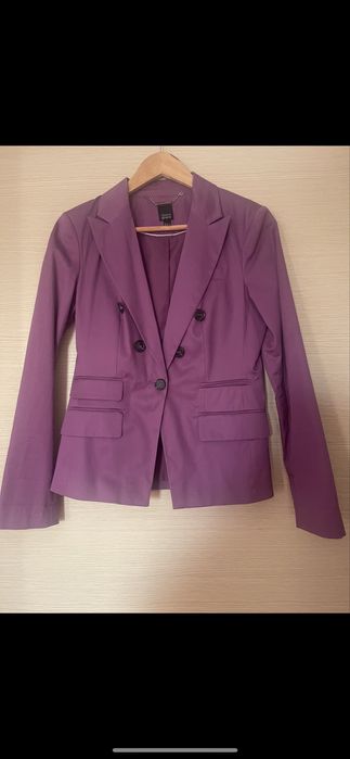 Sacou cambrat cu nasturi decorativi.s 36 nou C&A culoare mov-violet