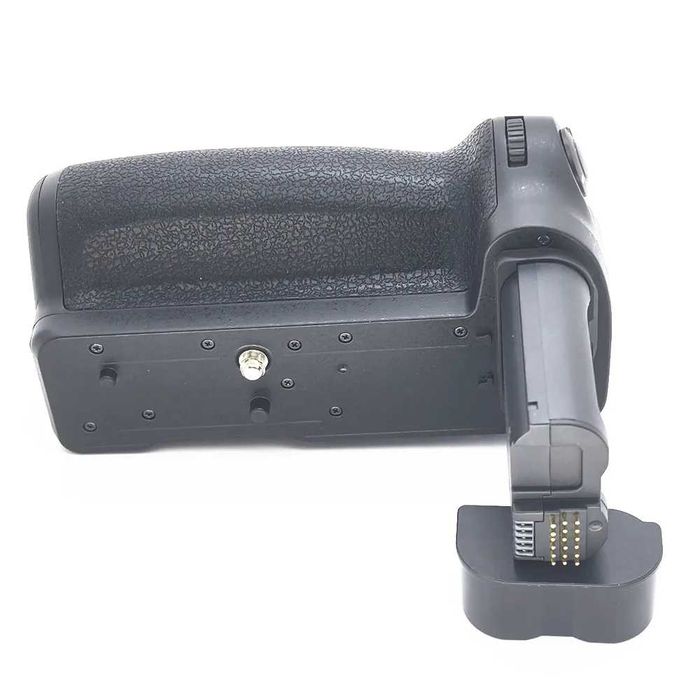 Батериен грип MB-N15 за Nikon Z6 III