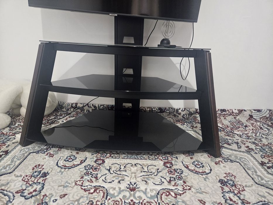 Есік,диван,прихожка