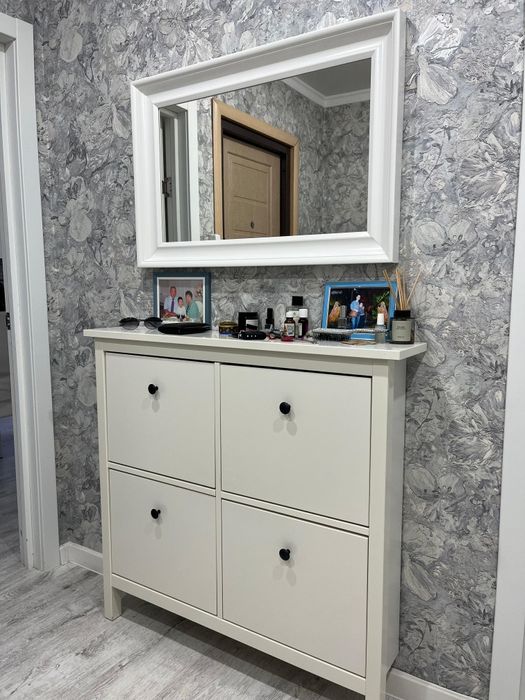 Шкаф и тумба с зеркалом