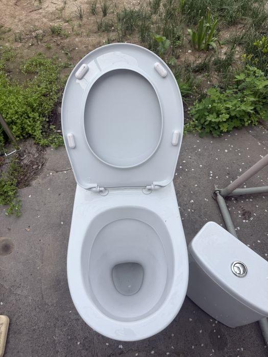 Продается унитаз