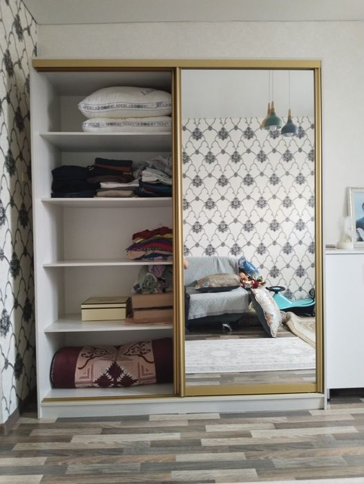 Шкаф купейный почти новая