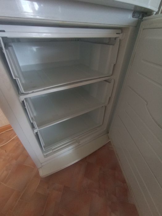 Продам холодильник Atlant