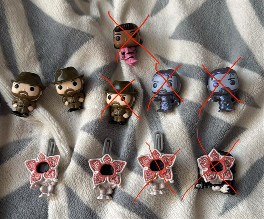 Фигурки из kinder joy stranger things