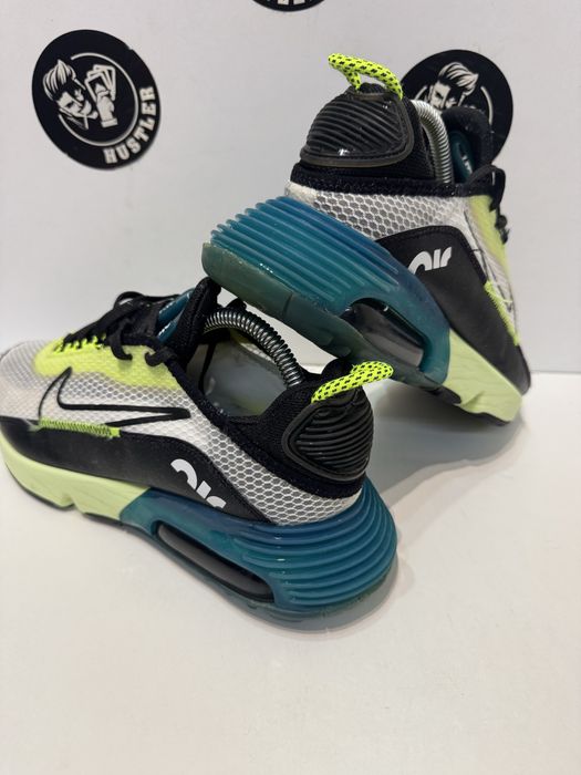 Маратонки NIKE AIR MAX 2090. Номер 39