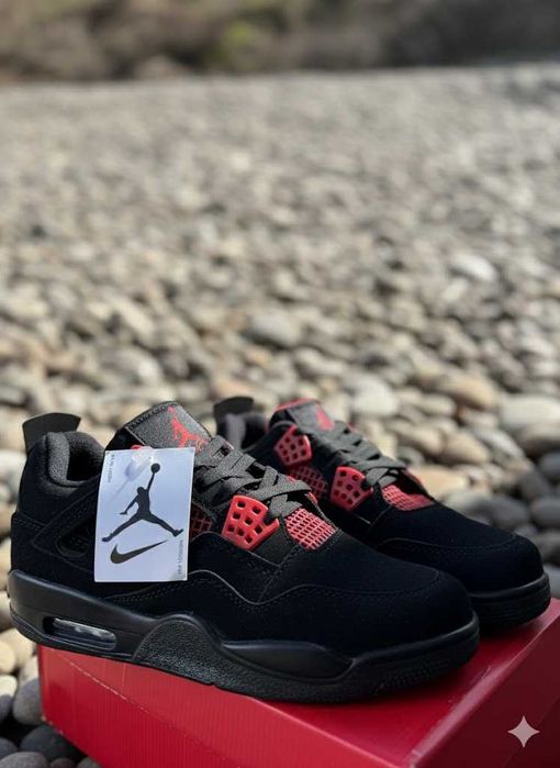 Jordan 4 Retro Red Thunder