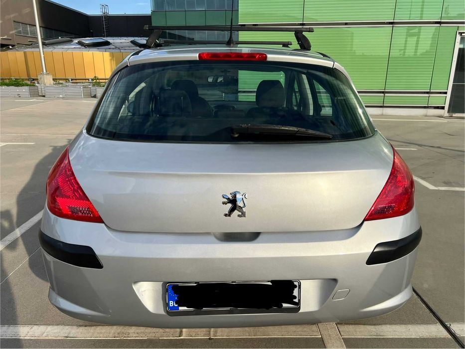 Автомобил Пежо 308