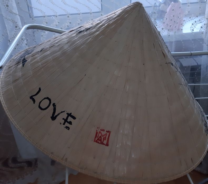 Продам вьетнамскую шляпу