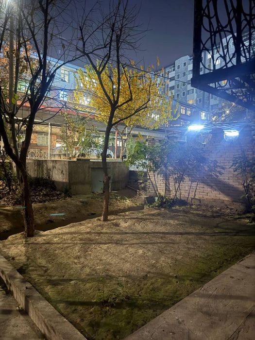 Гулоботда 3 Хона квартира Сотилади Под офис!