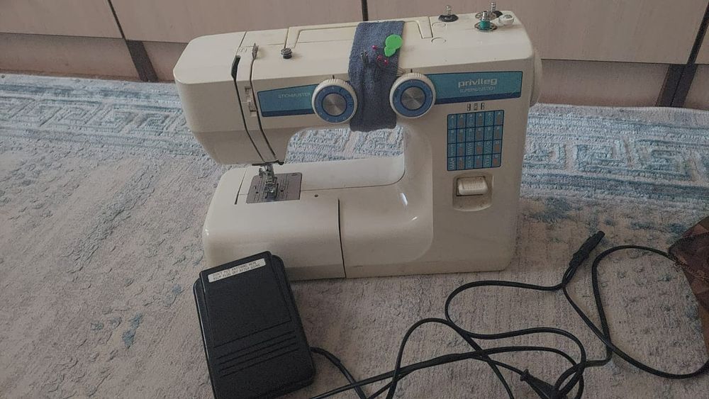 Продается швейная машинка