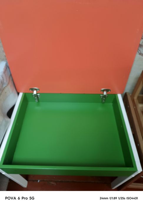 Продается детский стол- парта