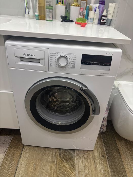 Продам машинку  и велик чемодан Лего