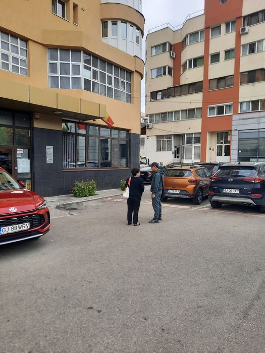 Închiriez spațiu comercial