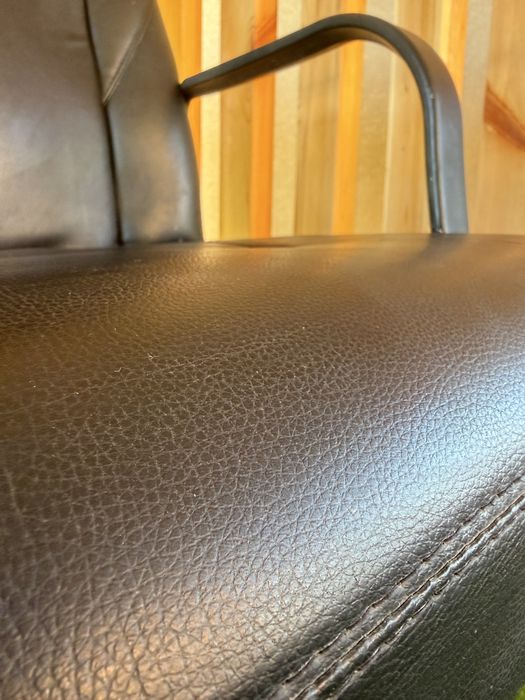 Продам недорого качественное кресло