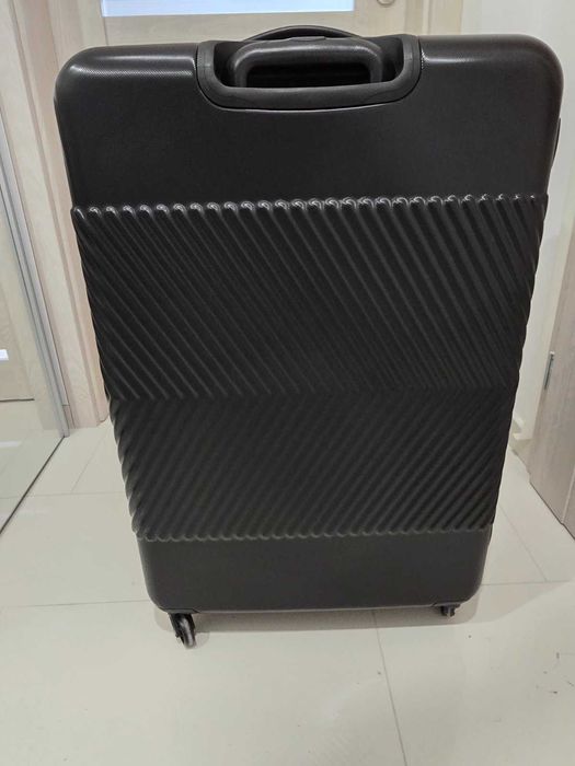 Куфари на Samsonite чисто нови