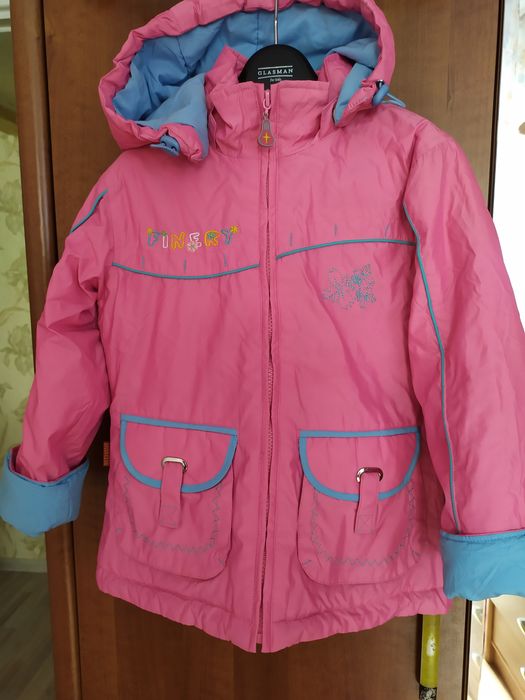 Куртка демисезонная для девочки 3,4-6 лет.