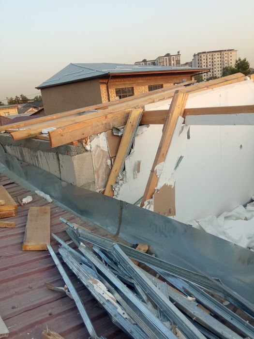 Uy, zabor,beton buzish ishlari.