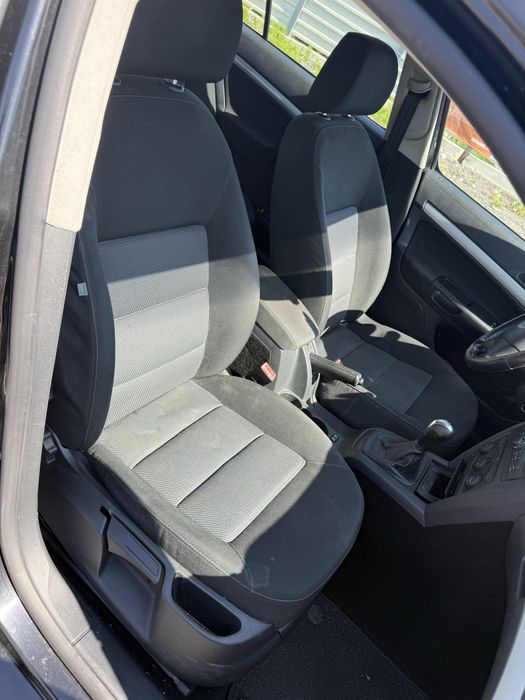 tripla stop spate skoda octavia 2 dezmembrari skoda